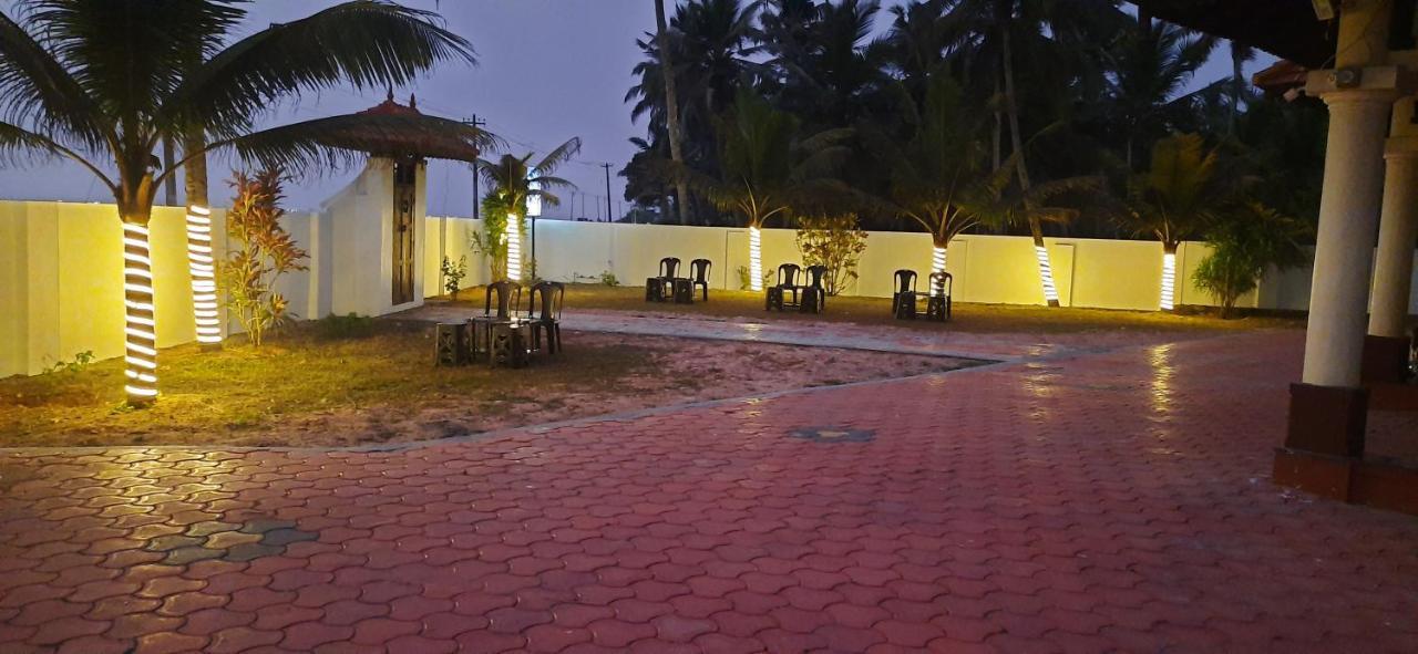 Poovar Sea View Rooms And Boating Family & Couple Only Extérieur photo
