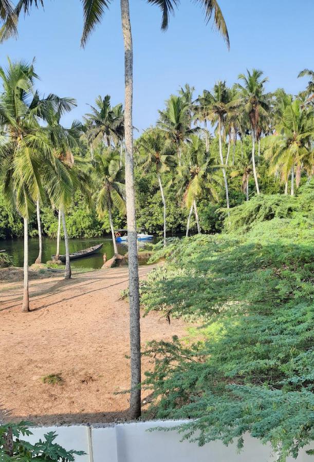 Poovar Sea View Rooms And Boating Family & Couple Only Extérieur photo