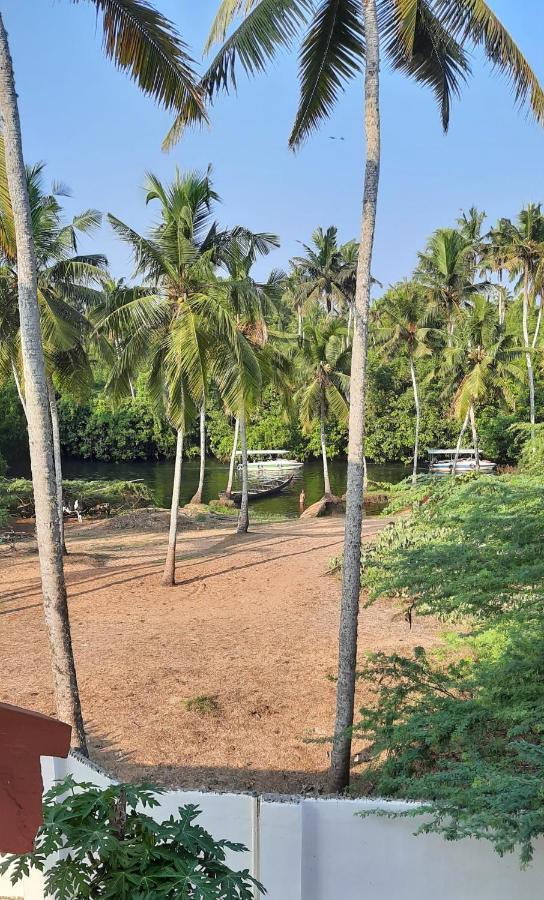 Poovar Sea View Rooms And Boating Family & Couple Only Extérieur photo